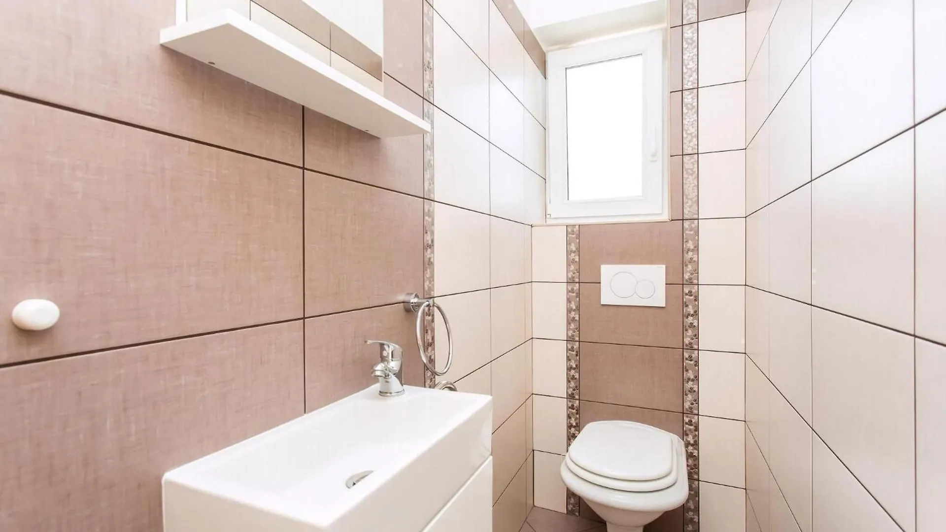Schoene Ferienwohnung Rezika Šilo Apartamento